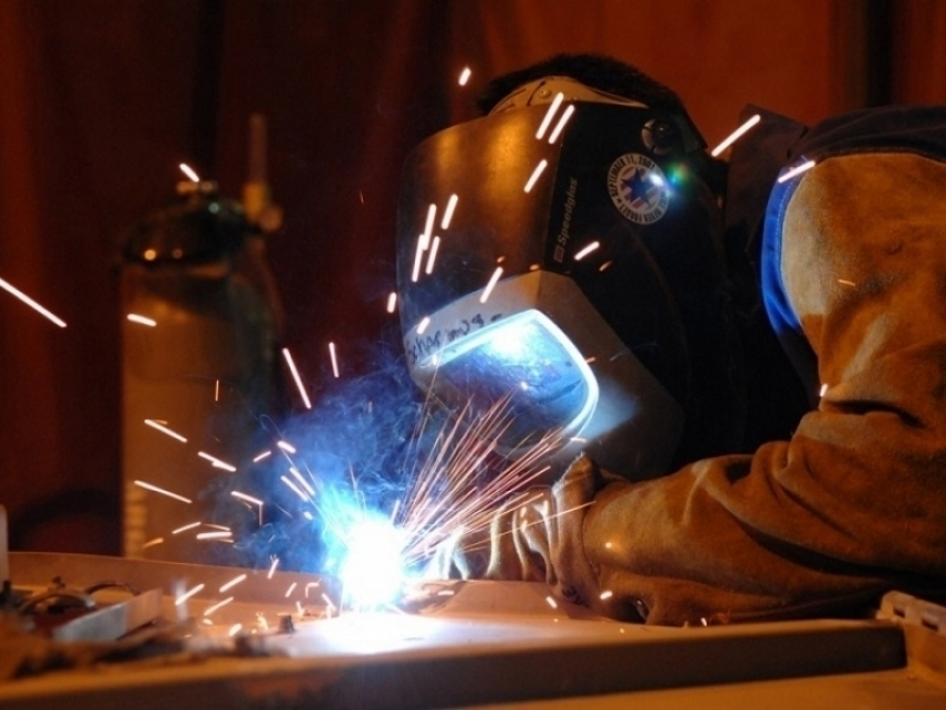 Электросварщик по неосторожности убил водителя грузовика в Волгограде