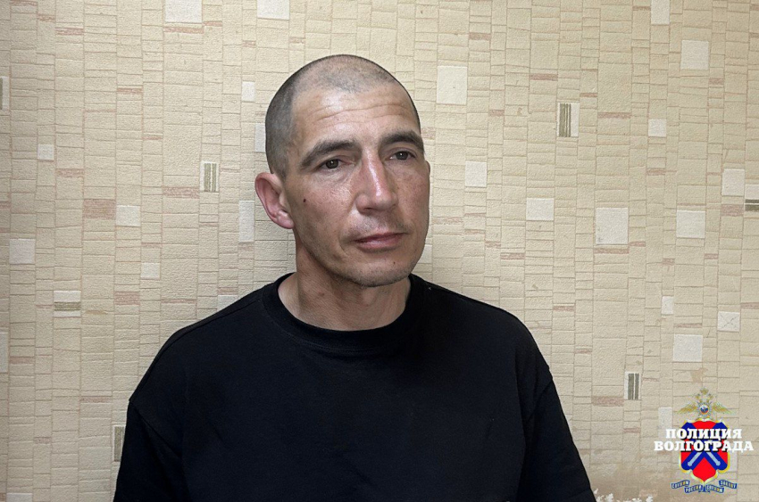 Безработный волгоградец сорвал золотую цепь с шеи медсестры 