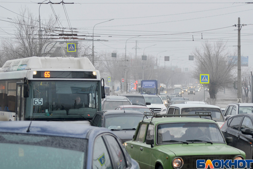 В центре Волгограда восстановлено движение транспорта после крупного ДТП