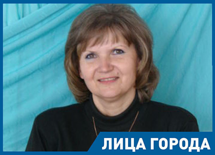 Не имеет значения, юбку или штаны носит президент, – заслуженный педагог РФ из Волгограда Елена Сорокина