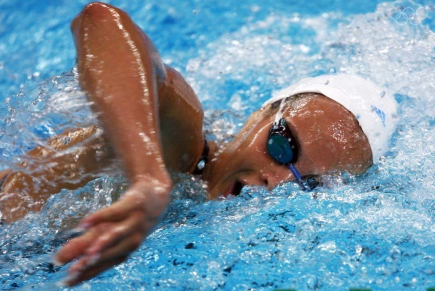 18-летняя девушка обокрала в бассейне Волгограда тренера по плаванию