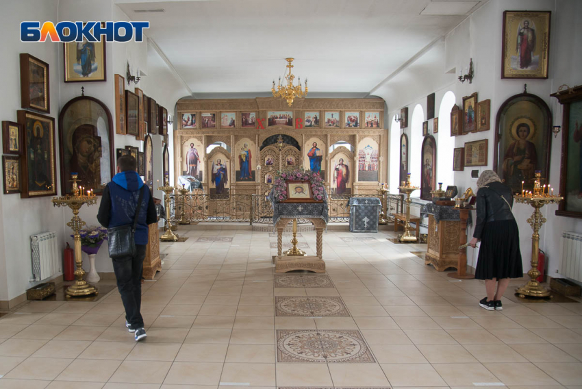 Храмы на Пасху в Волгограде не закроют: в епархии посоветовали слушаться волонтеров и надевать маску