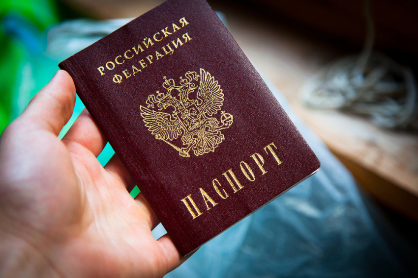 Жителя Рязани задержали на Ж/Д вокзале Волгограда с поддельным паспортом