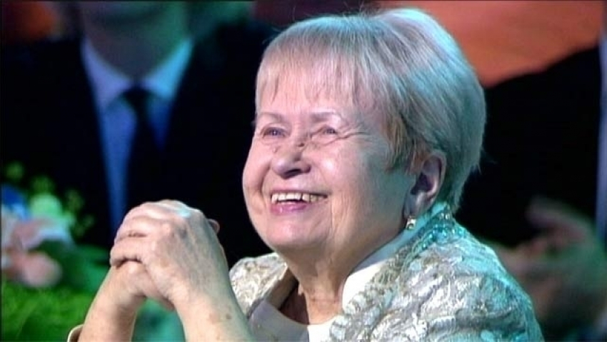 Волгоградку Александру Пахмутову поздравили с юбилеем Путин и Медведев