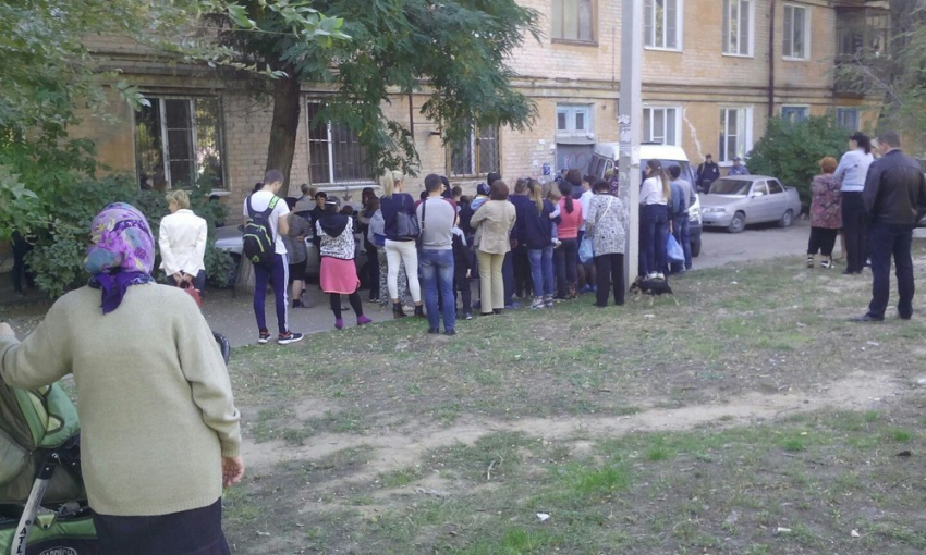 В Волгограде убийца на месте рассказал,как тащил тело девочки в мусорный бак