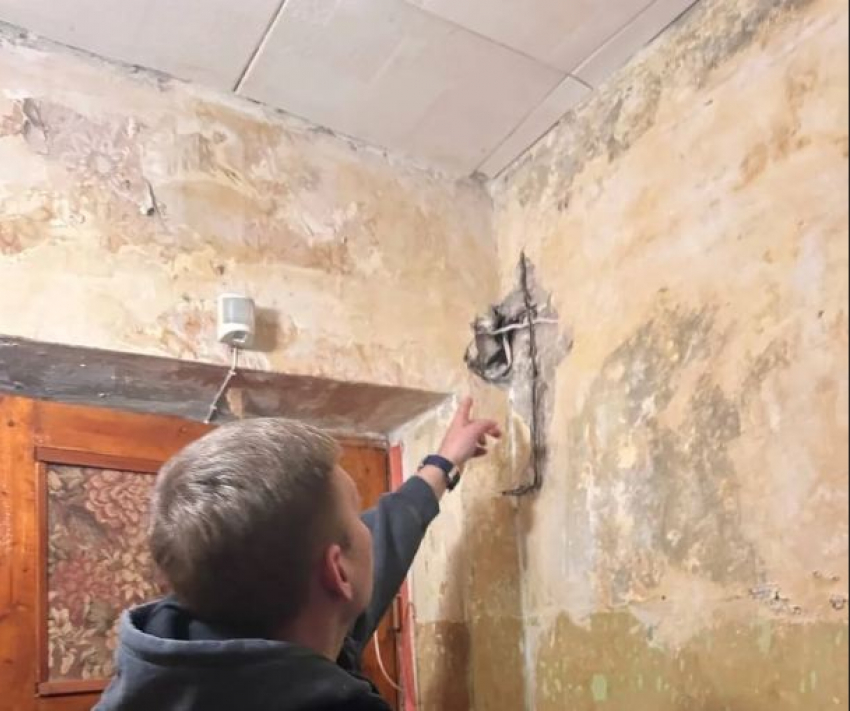 У волгоградцев заплакали потолки после долгожданного капремонта
