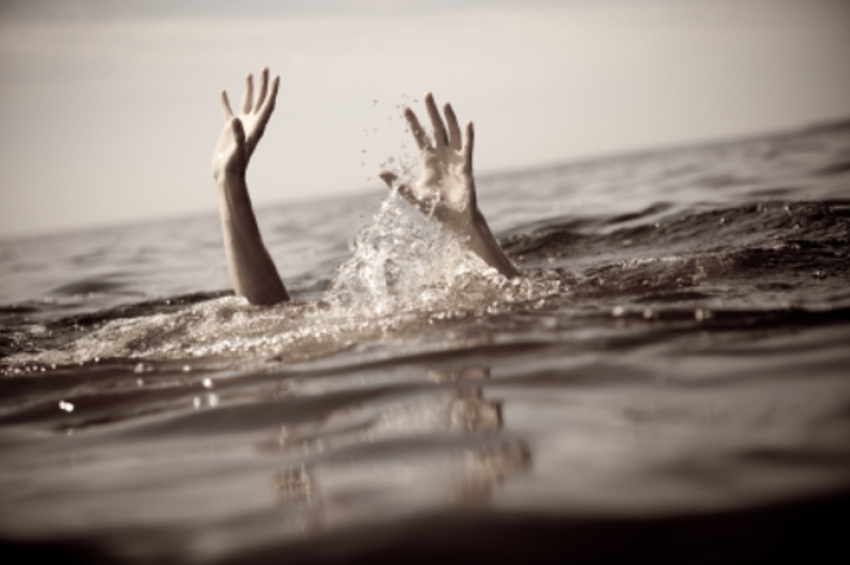 Под Волгоградом 35-летняя женщина утонула в пруду на глазах у друзей