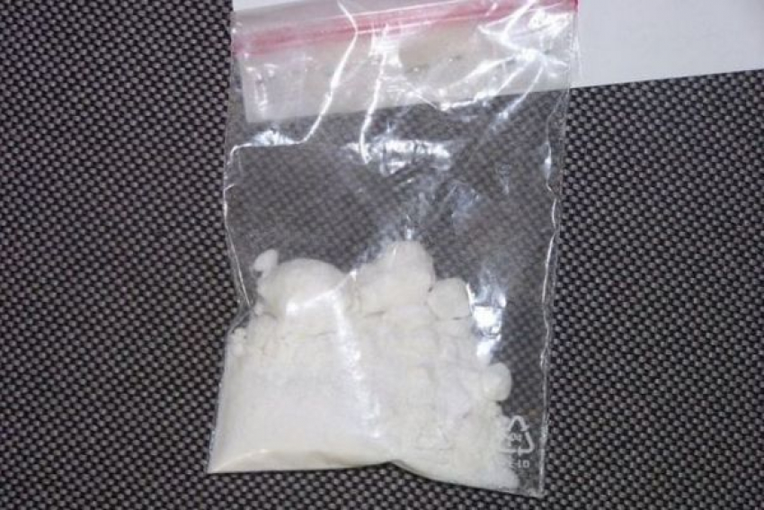 В Камышине двое мужчин употребляли амфетамин рюмками