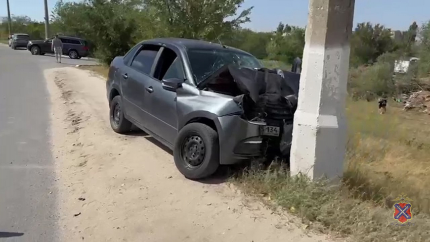 ДТП со столбом унесло жизни двоих с разницей в 10 минут под Волгоградом