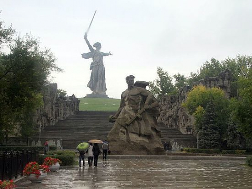 Гроза ознаменует начало новой рабочей недели в Волгограде 