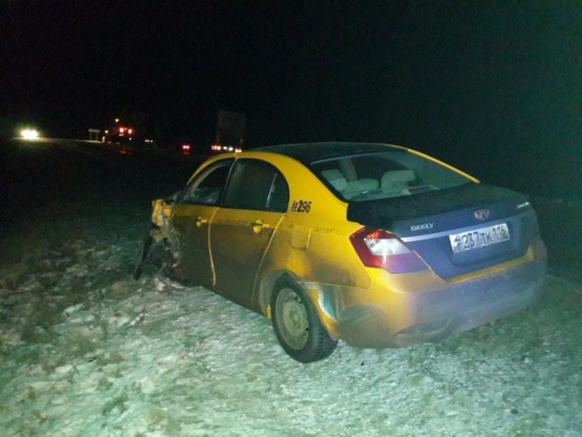 Под Волгоградом в ДТП иномарки и грузовика пострадал житель Дании