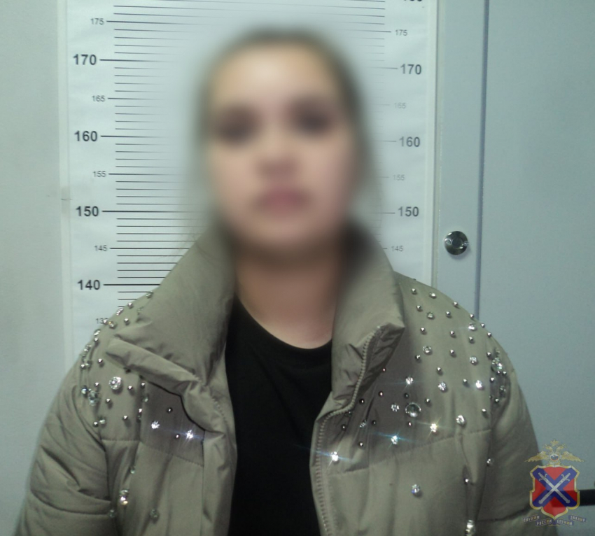 Юная блондинка снова встала на скользкую дорожку в Волгограде: ей грозит тюрьма до зрелости 