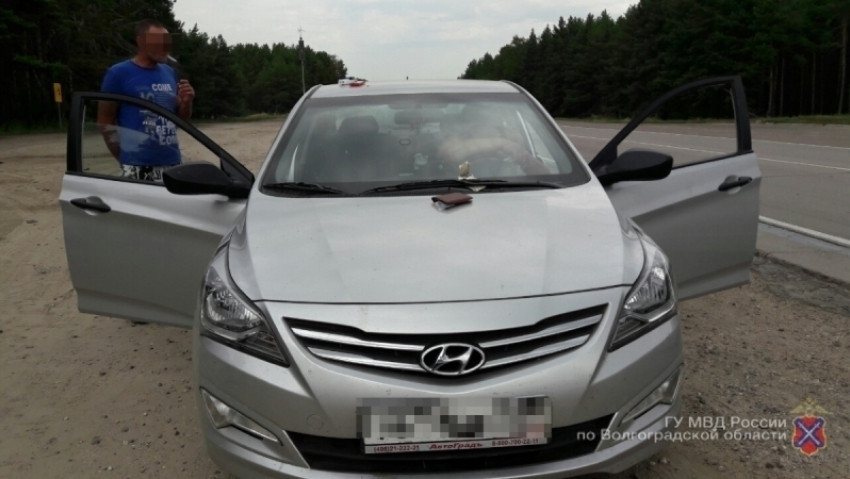 На трассе под Волгоградом задержан Hyundai Solaris с героином 