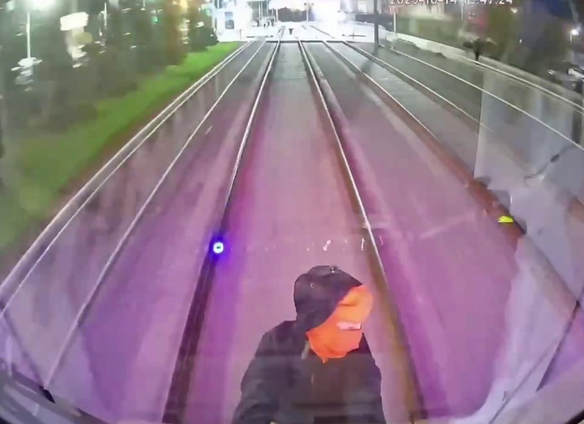 Subway Surf в реальности едва не стоил жизни зумеру из Волгограда: видео