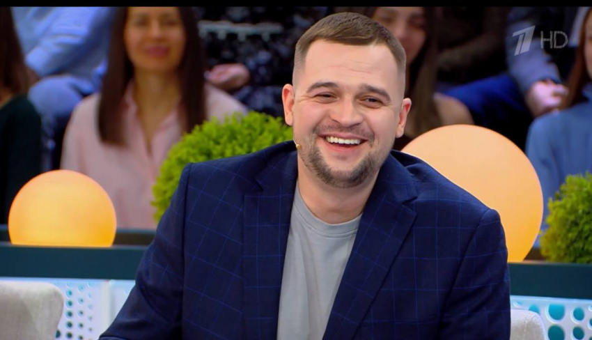 Обаятельный юрист после неудач с волгоградками стал лучшим женихом на шоу в Москве