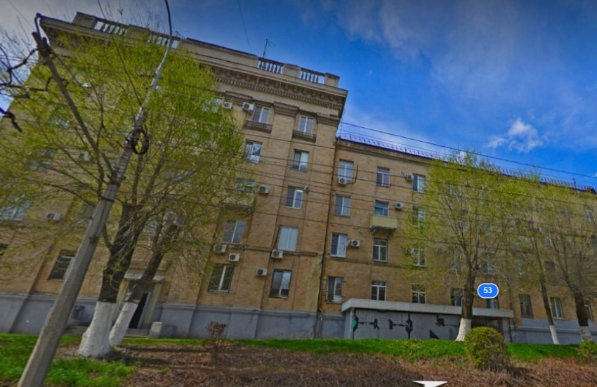 Кипяток третьи сутки льется из кранов в общежитии в центре Волгограда