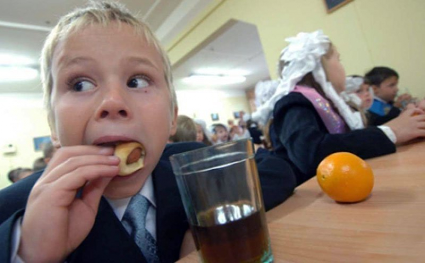 Бесплатное двухразовое питание получат еще 900 школьников Волгограда