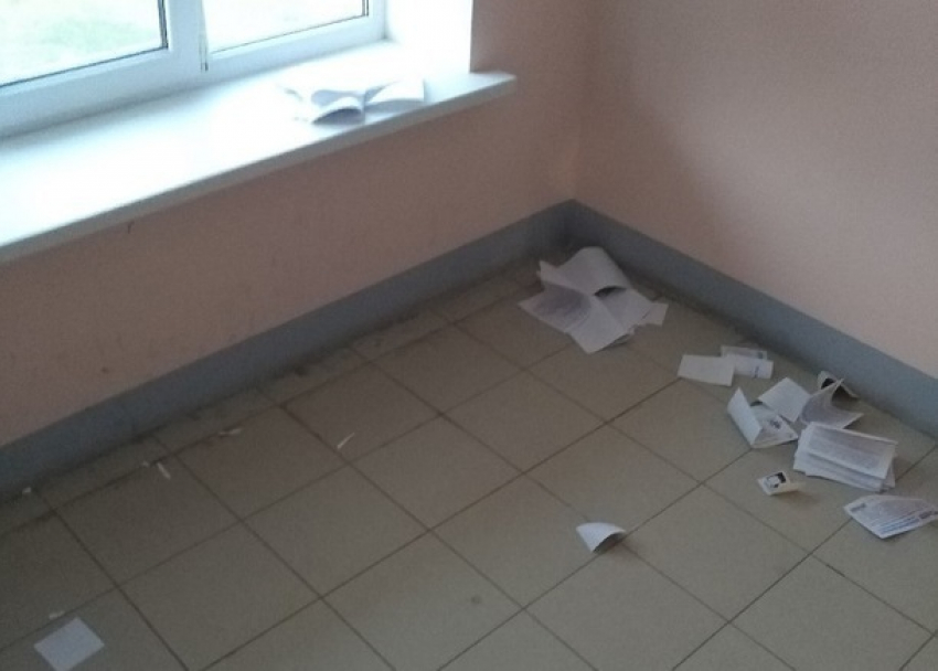 Волгоградец «списал» долг по ЖКХ, замусорив подъезд в «Родниковой долине»