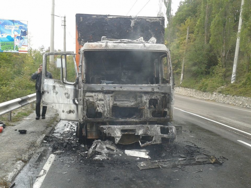 В Волгоградской области водитель КамАЗа погиб от удара током