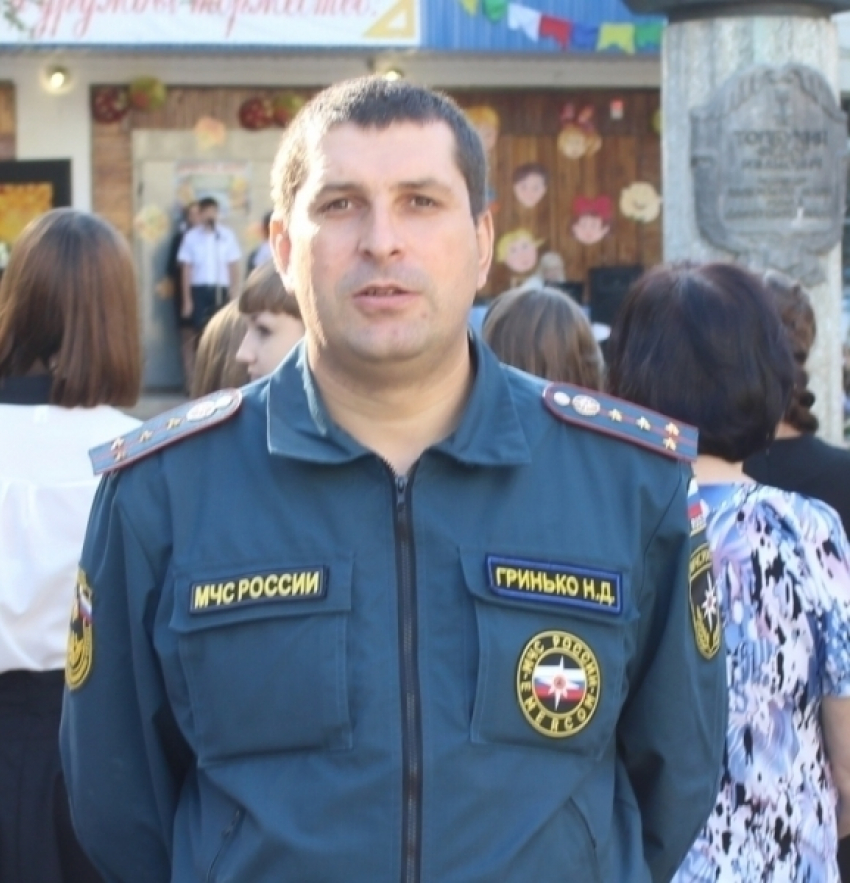 Сотрудник МЧС отважно спас женщину из горящего дома в Волгограде