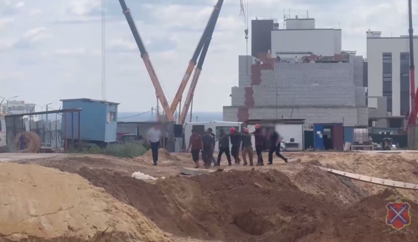 С квадрокоптерами прочесали крупную стройку Волгограда: сыграть в прятки не получилось
