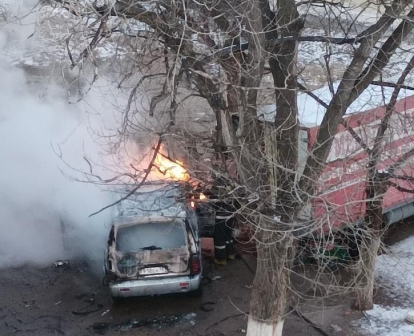 Автобус «Волгабас» и пять автомобилей сгорели в Волгограде