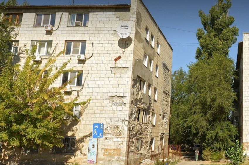 На мэрию Волгограда подали в суд из-за пятилетней проволочки с выкупом помещений в аварийном доме