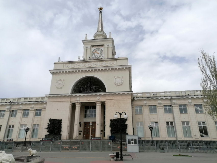 Поезда на Волгоград застряли в Ростовской области после атаки украинских БПЛА