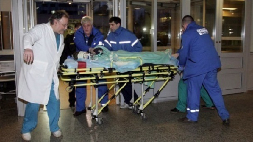 Маршрутка влетела в бетонную опору на юге Волгограда: 6 пассажиров в больнице