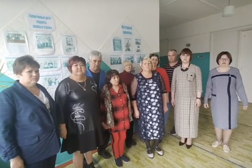 Владимира Путина просят спасти от закрытия патриотическую школу в хуторе Волгоградской области