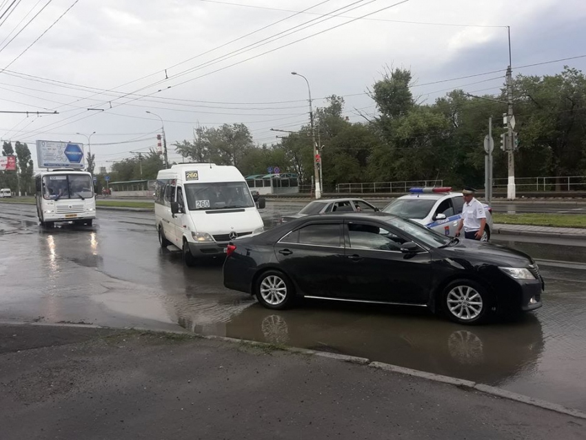 Двухмесячная норма осадков выпала за несколько часов в Волгограде, - начальник Гидрометцентра