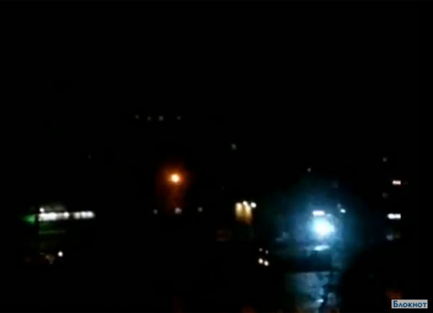 Загадочные голубые вспышки в небе над Волгоградом попали на видео