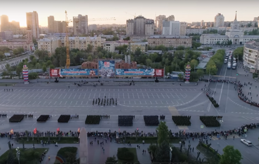 Потрясающие кадры репетиции парада в Волгограде попали в объектив квадрокоптера