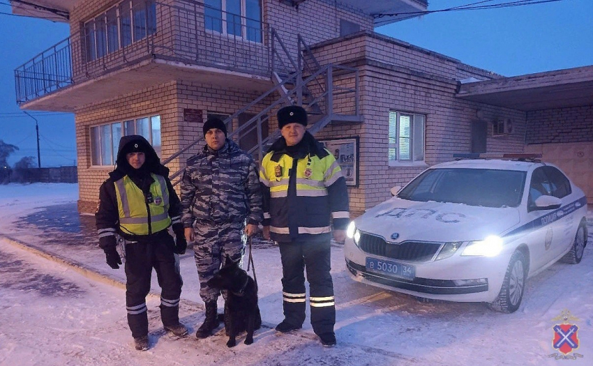 Полицейские спасли задыхающегося 2-летнего мальчика в Волгограде