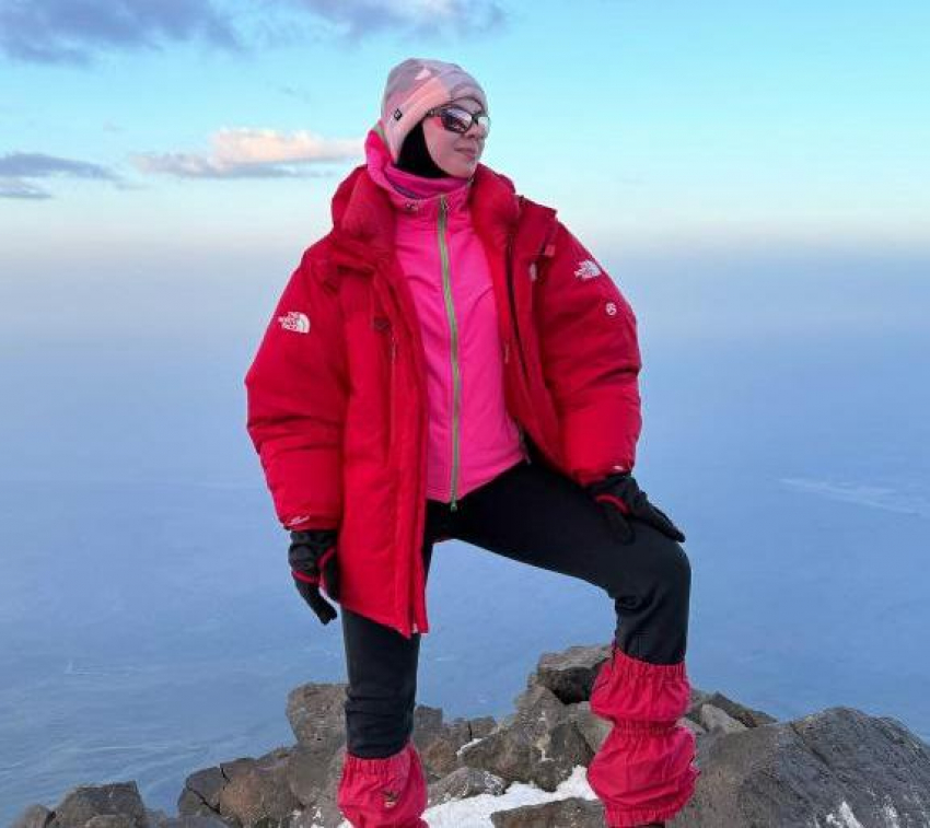 О третьей покоренной с риском для жизни вершине сообщила 24-летняя дочь волгоградского миллиардера 