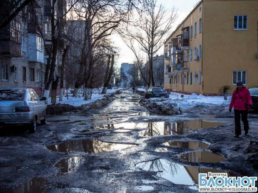 Волгоградские чиновники будут круглосуточно контролировать ремонт дорог