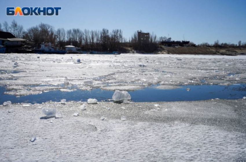 Девять человек погибли на льду в Волгоградской области