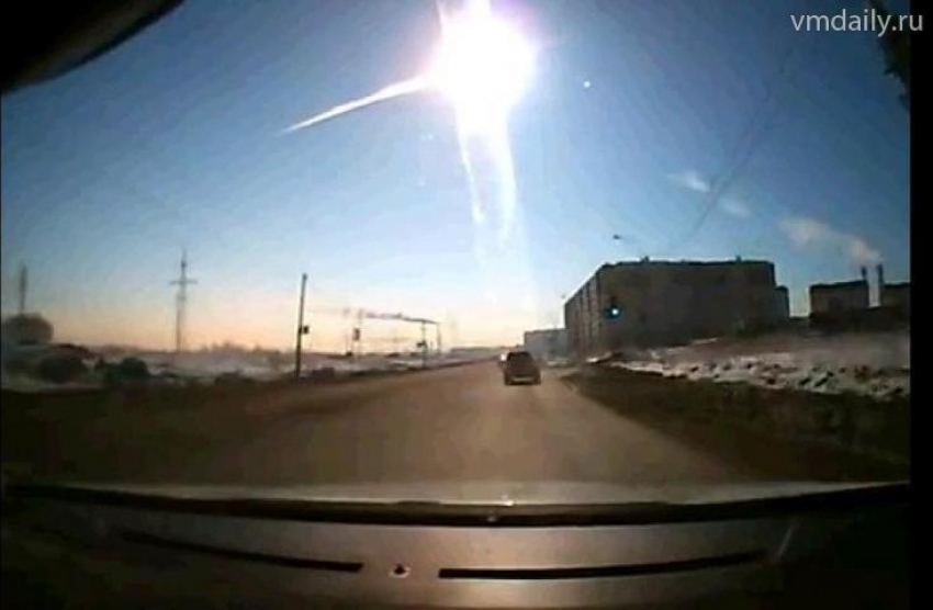 Взорвавшийся над Уралом метеорит вогнал в панику полстраны