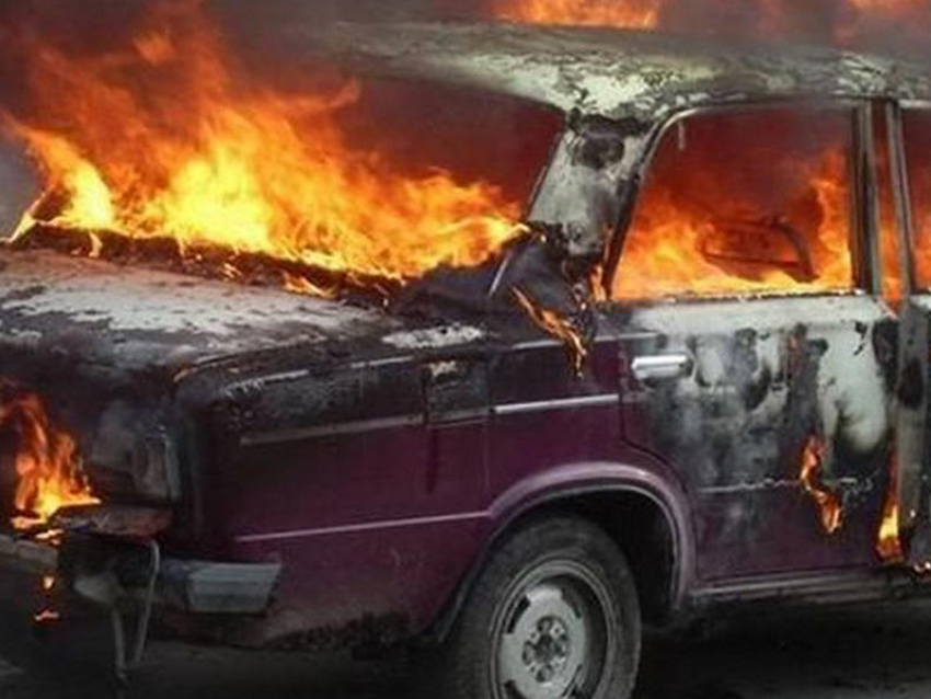 Заметая следы, житель Котово придумал угон своего сгоревшего ВАЗа