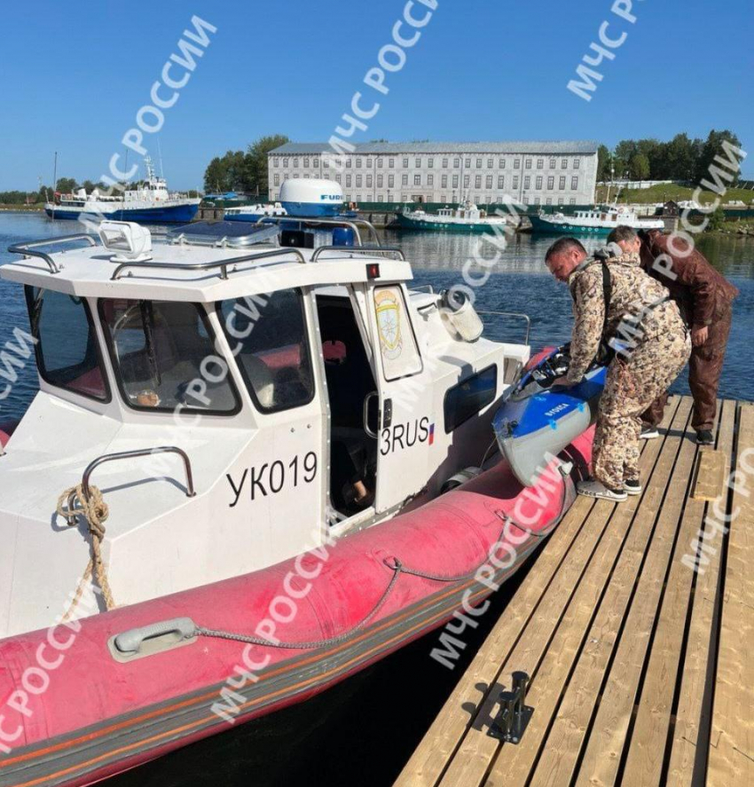 Пропавших волгоградских байдарочников продолжают искать в Белом море