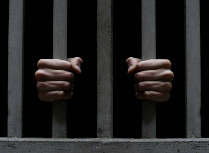 В Волгограде местный житель разбил лицо прохожему молотком