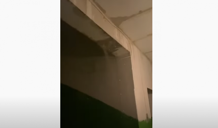 Жильцы многоэтажки в Кировском районе Волгограда сняли на видео страшный потоп после ливня