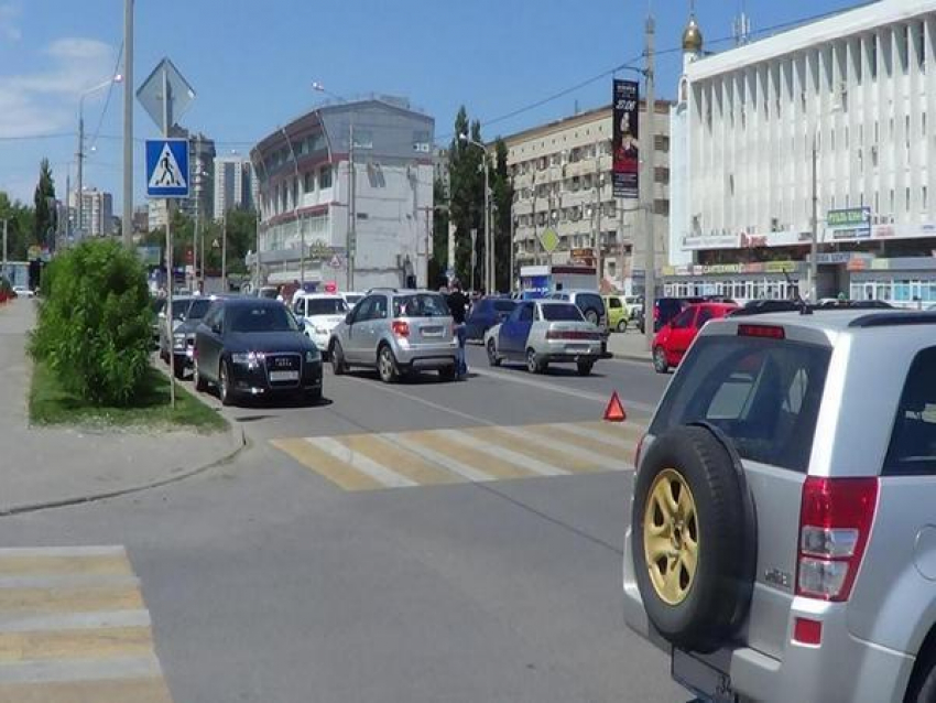 В Волгограде в результате ДТП пострадали трое пешеходов