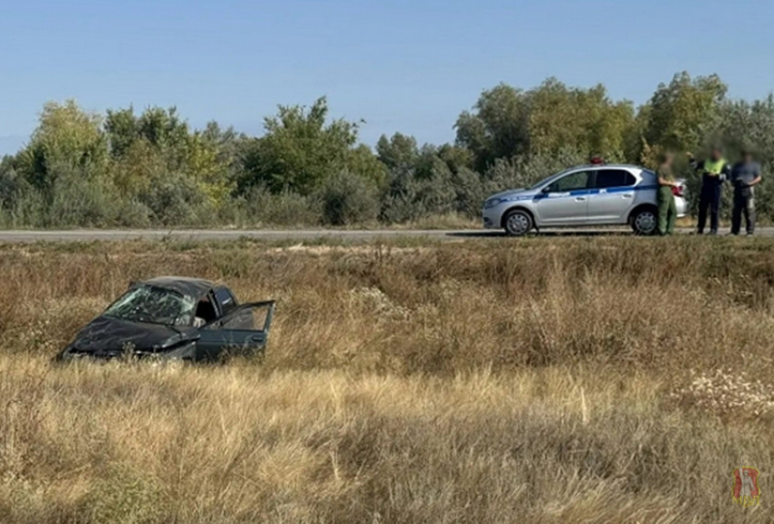 Два страшных ДТП-перевёртыша устроили водители под Волгоградом