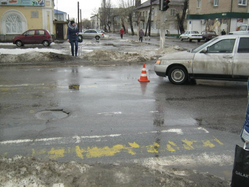Под Волгоградом водитель ВАЗ-2110 на пешеходном переходе сбил пенсионерку