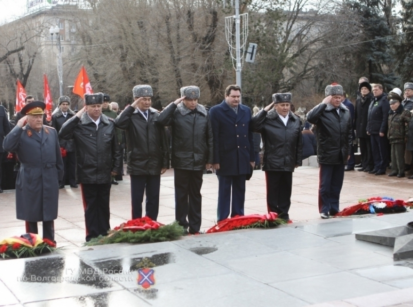 В Волгограде начались торжественные мероприятия, посвященные 73-летию Победы советских войск в Сталинградской битве