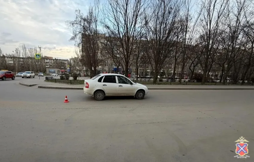 Двух человек сбил за рулем Lada  19-летний на юге Волгограда