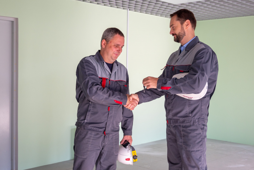 «Красный Октябрь» открыл обновленные бытовые помещения для 300 заводчан