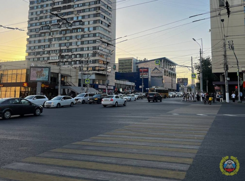 На центральном перекрестке Волгограда внедрили новую светофорную схему