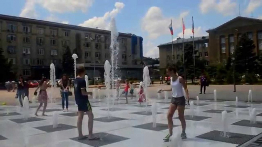 Площадь Советская в Волгограде превратится в Гавайские острова на день Нептуна